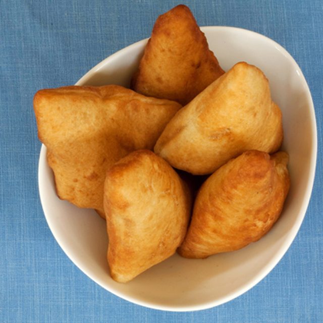 Mandazi & chai (2pc)